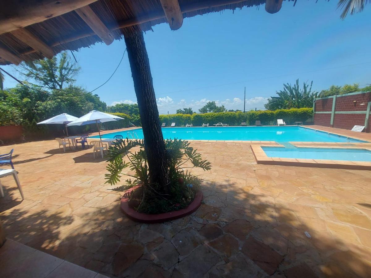 Palmas Park Hotel Y Restaurant Obligado 外观 照片