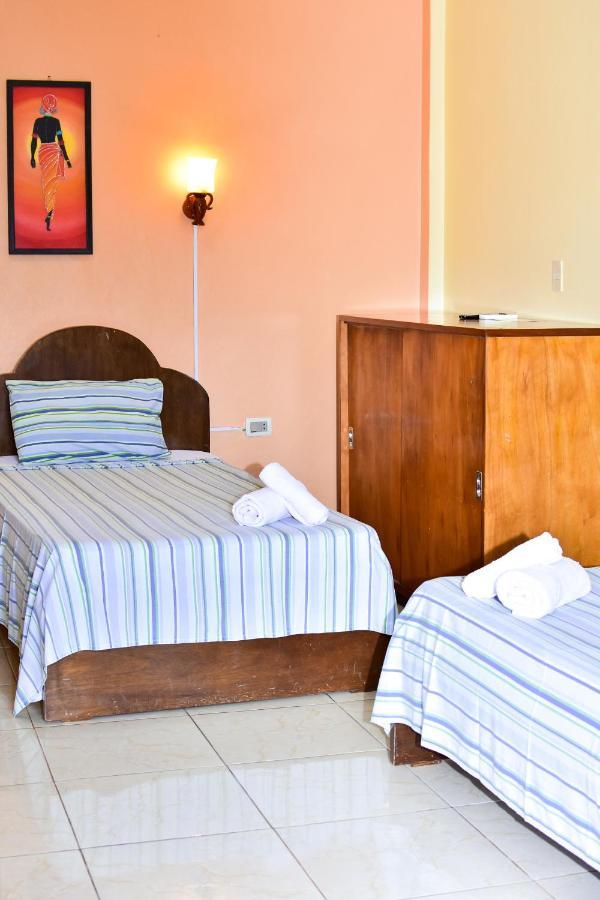 Palmas Park Hotel Y Restaurant Obligado 外观 照片